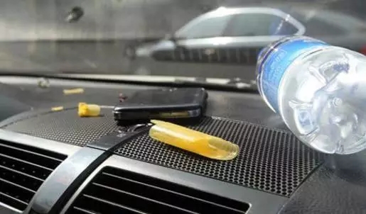 【天嬌用車學(xué)】暴曬后的汽車究竟有多毒？超乎你想象