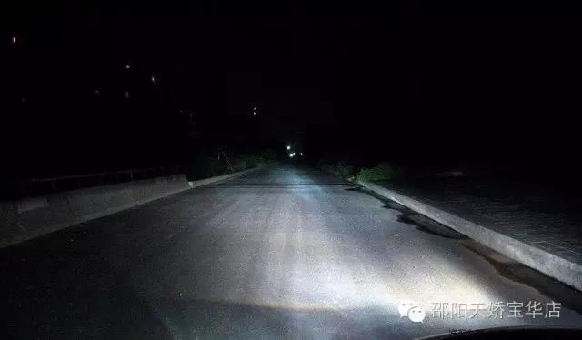 尤其是改過氙氣大燈的車主們，定期檢查電路，檢查火花塞是否積碳老化，這是很有必要的！