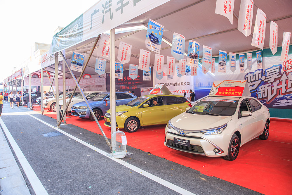 【車展第一天】遇到那個TA，放棄蘋果8......