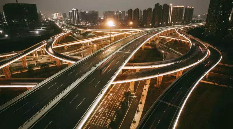 這些上道必知汽車燈語，你知道嗎？